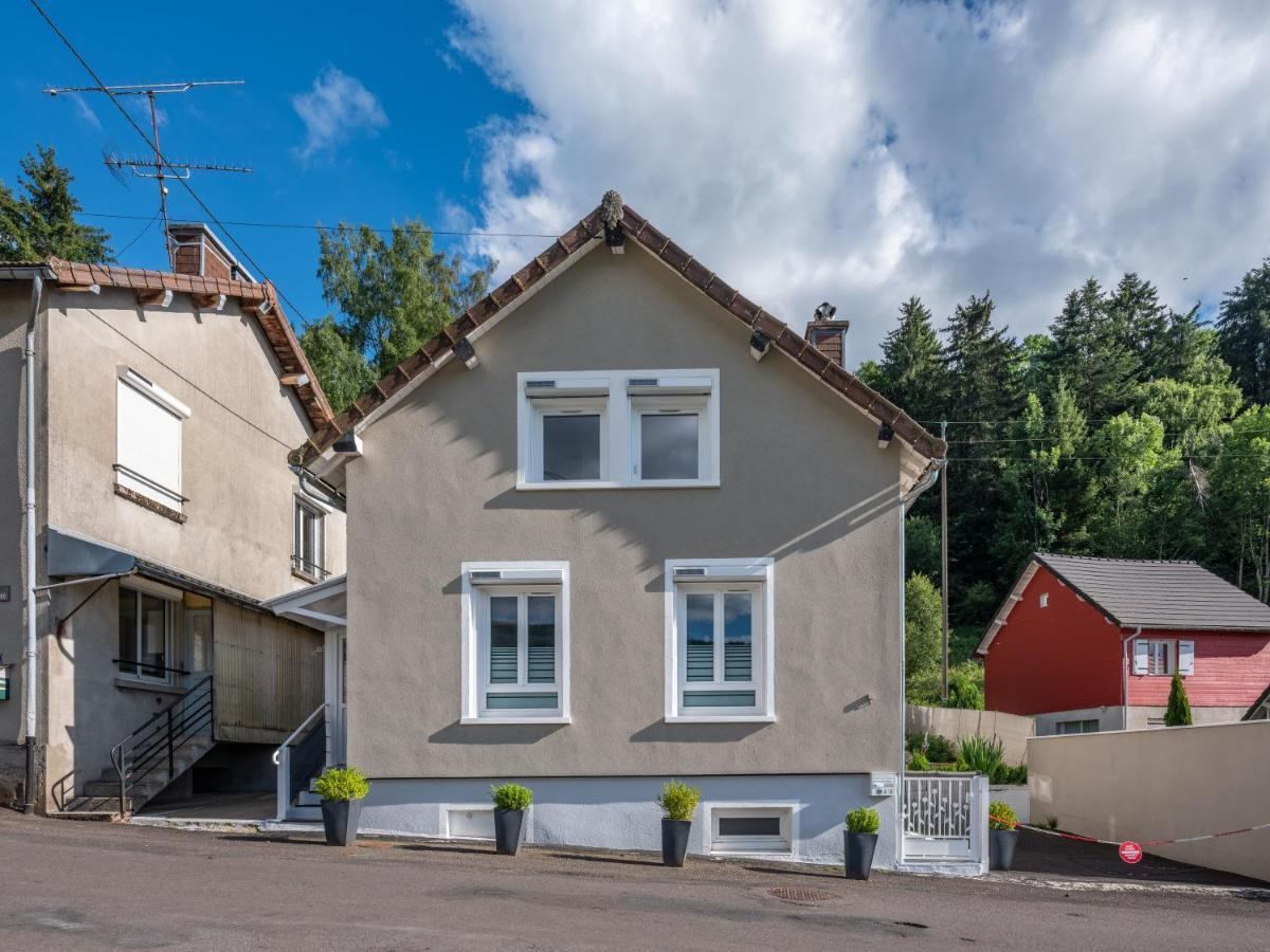 Stunning 4-Bed House In La Bourboule Villa Exteriör bild