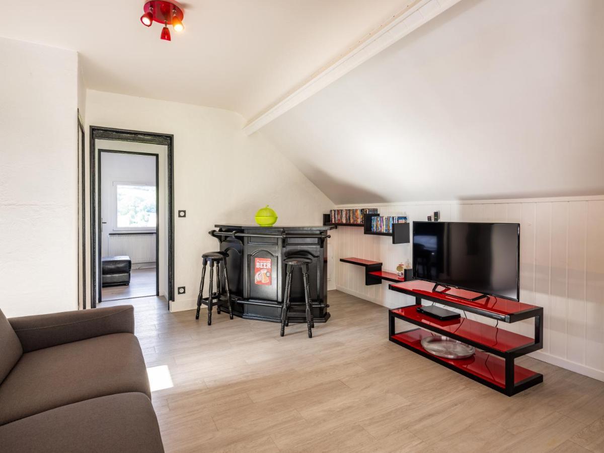 Stunning 4-Bed House In La Bourboule Villa Exteriör bild