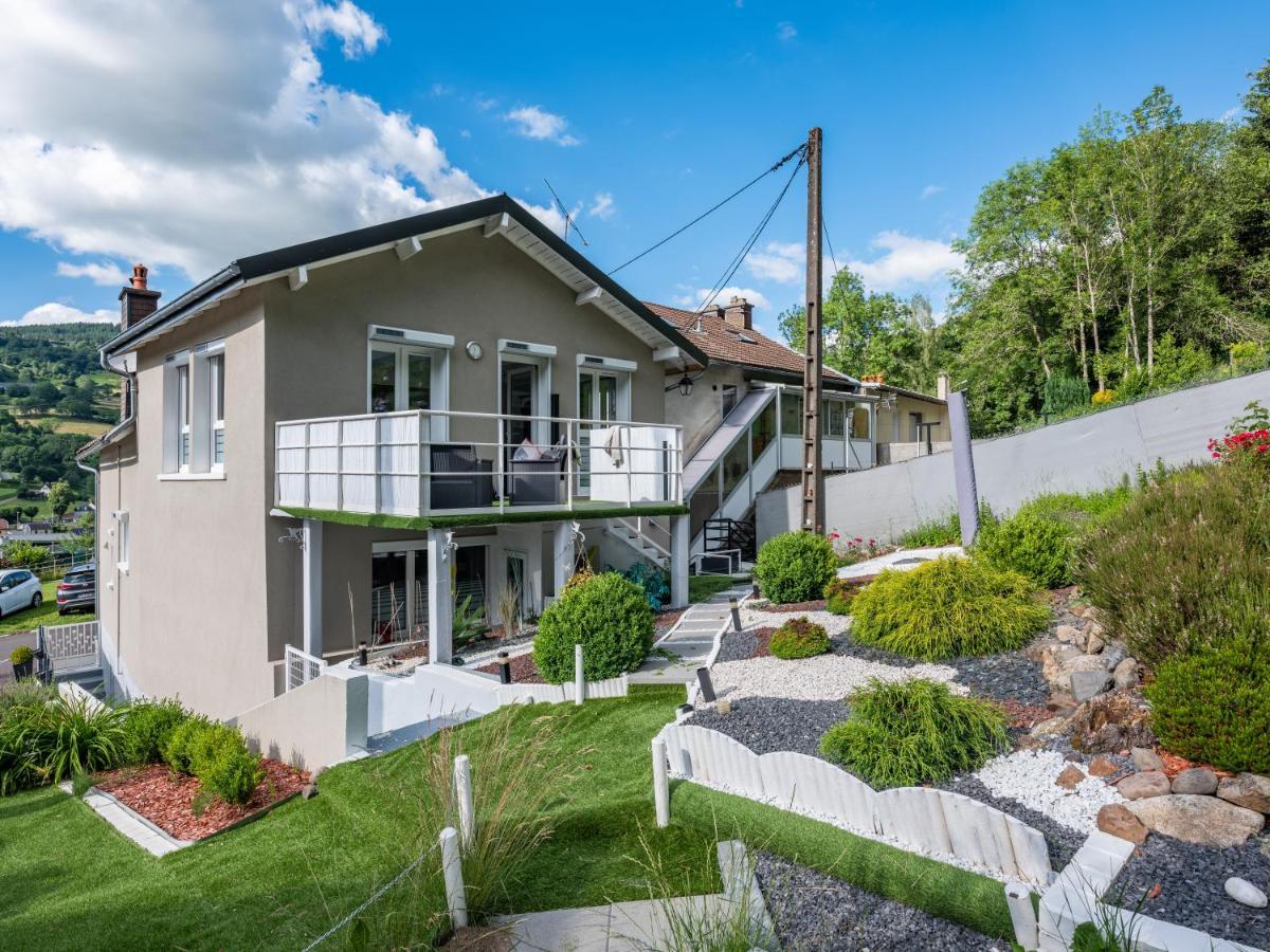 Stunning 4-Bed House In La Bourboule Villa Exteriör bild