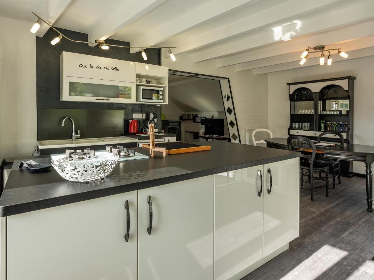 Stunning 4-Bed House In La Bourboule Villa Exteriör bild